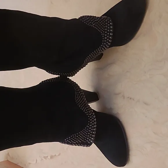 WOMENS BLACK SUEDE COOP BARNEYS NEW YORK STUDDED BOOTS SIZE 8