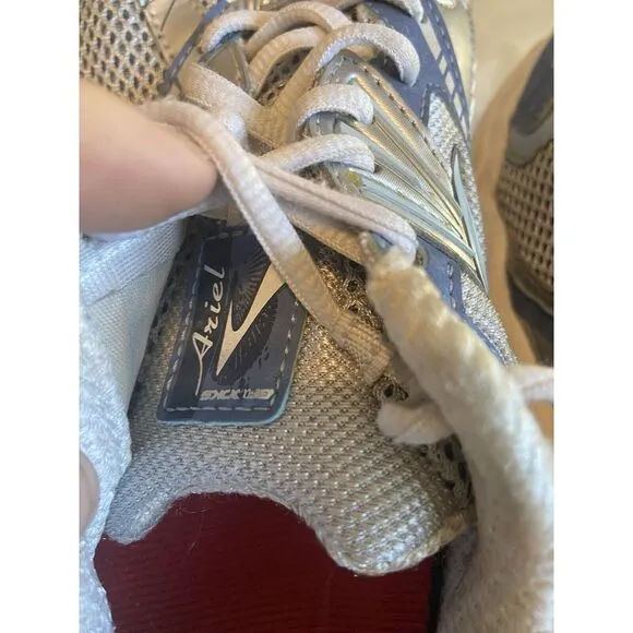 Women's Brooks Ariel Blue/Silver  MoGo DNA Platform‎ Running Shoes- SIze 9