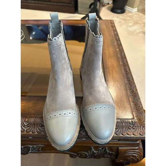 Women’s Free People Atlas Chelsea. Boots. Size 39 ( 8.5 ). NWOB!