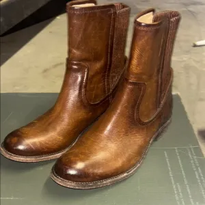 Women’s FRYE leather boots