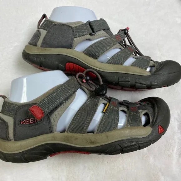 Women's Keen Hiking‎ Sandals, size 6