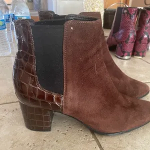 Women’s Michael Kors ankle heel boots SZ 9