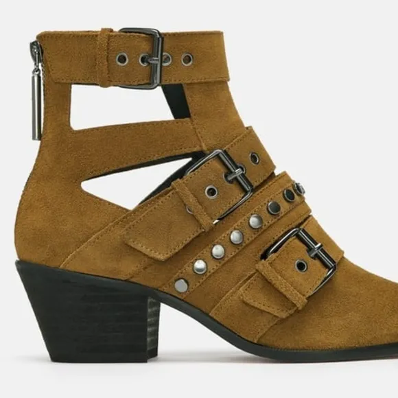 ZARA BELTED LEATHER HEELED ANKLE BOOTS